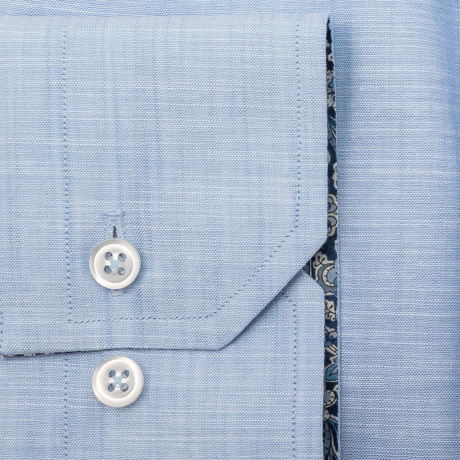 Hemd Modell „Pitt“, Baumwollhemd in Farbe hellblau mit Kontraststoff Details und weißen Knöpfen